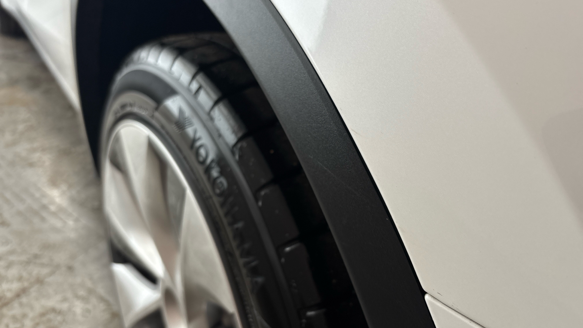 4049549 Long Range AWD 5dr Auto