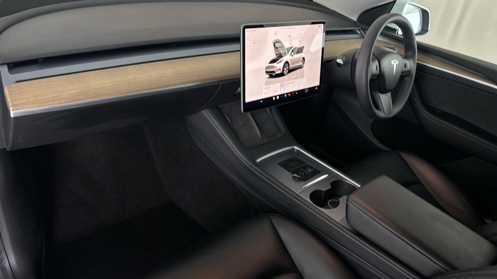 TESLA MODEL Y Image 10