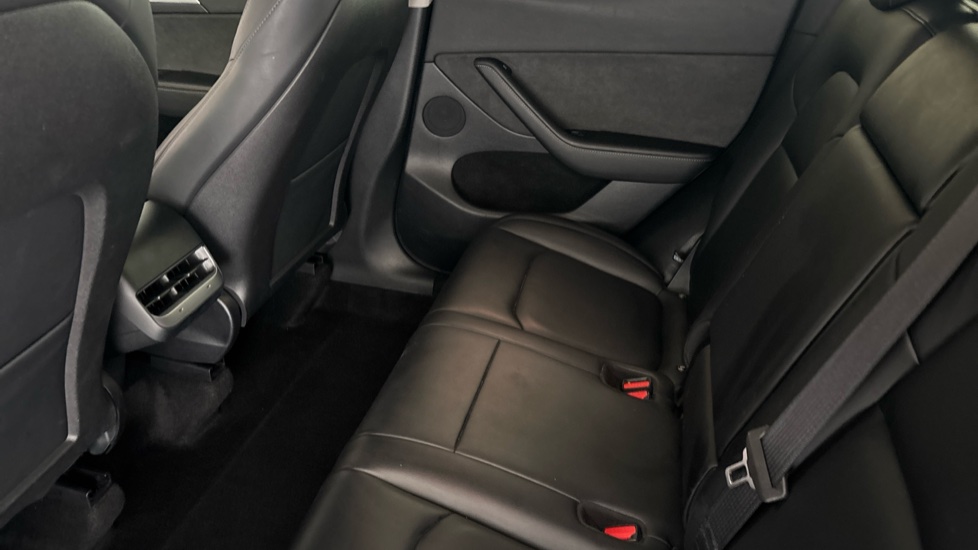 TESLA MODEL Y Image 14