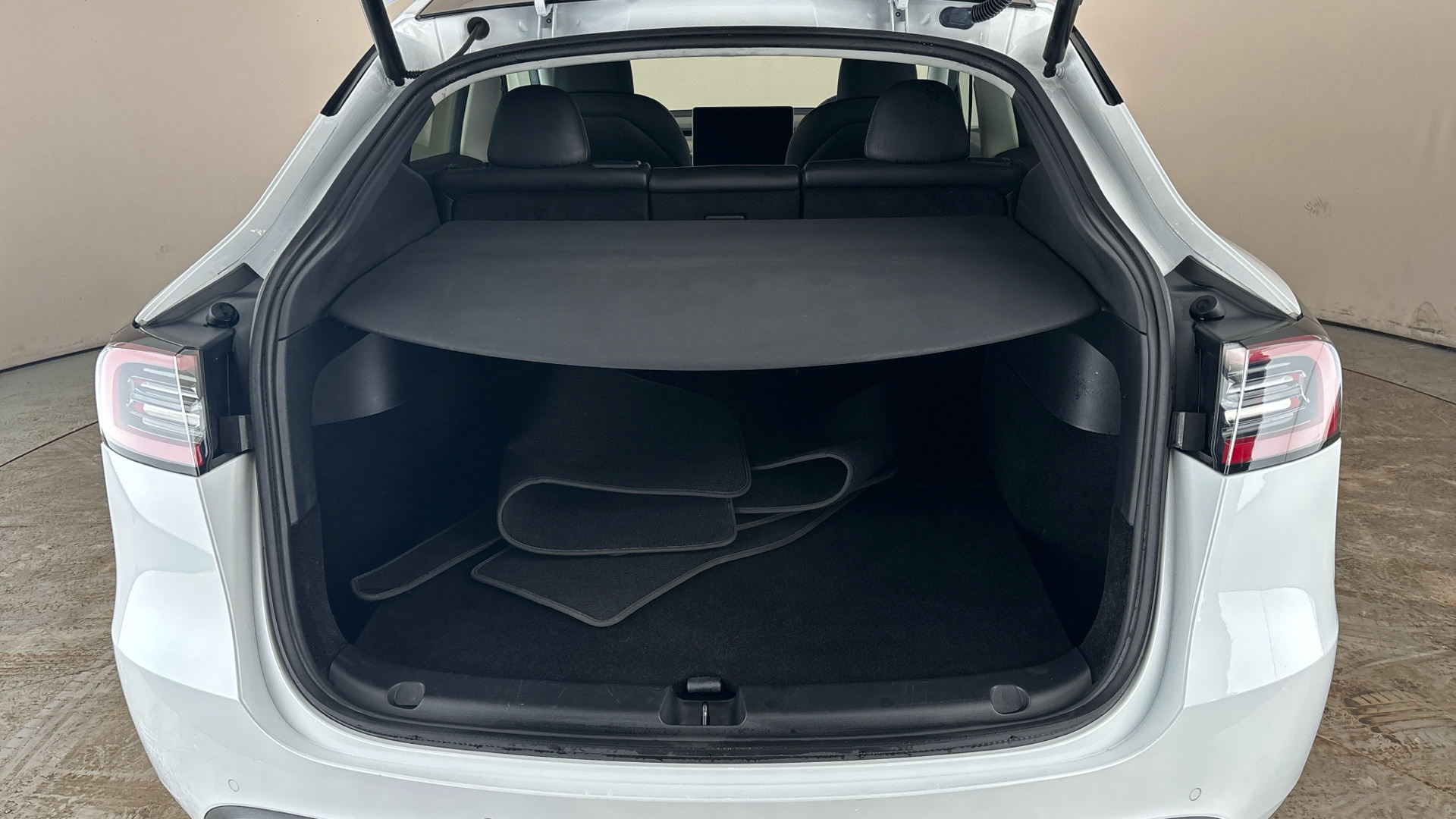 4049549 Long Range AWD 5dr Auto