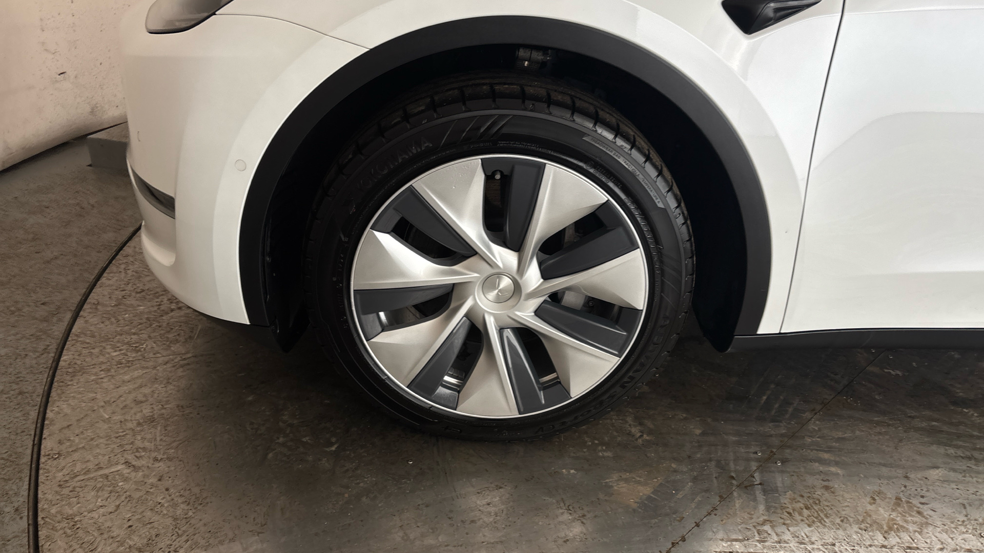 4049549 Long Range AWD 5dr Auto