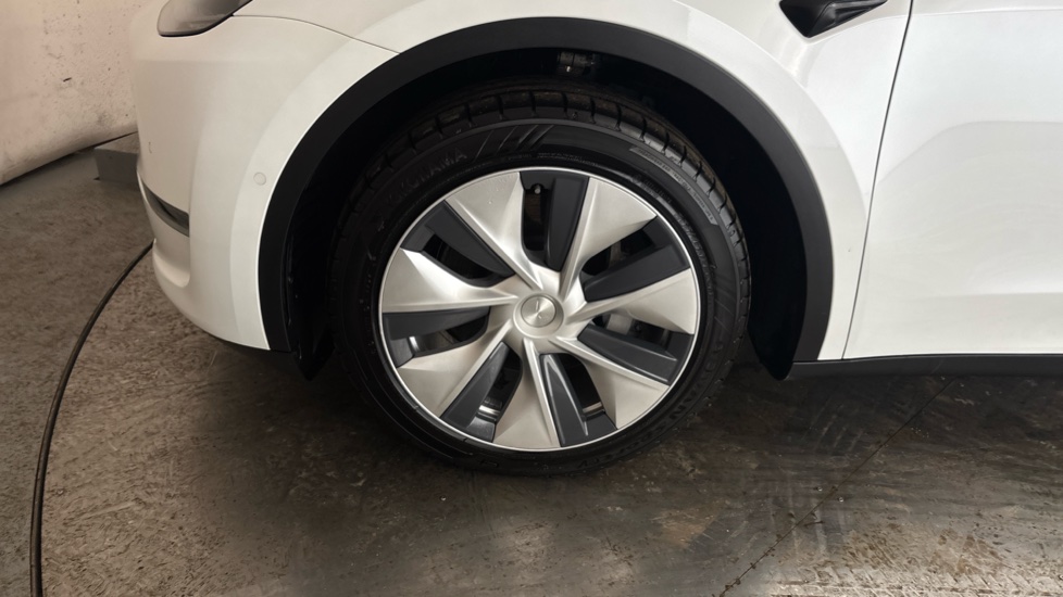 TESLA MODEL Y Image 17