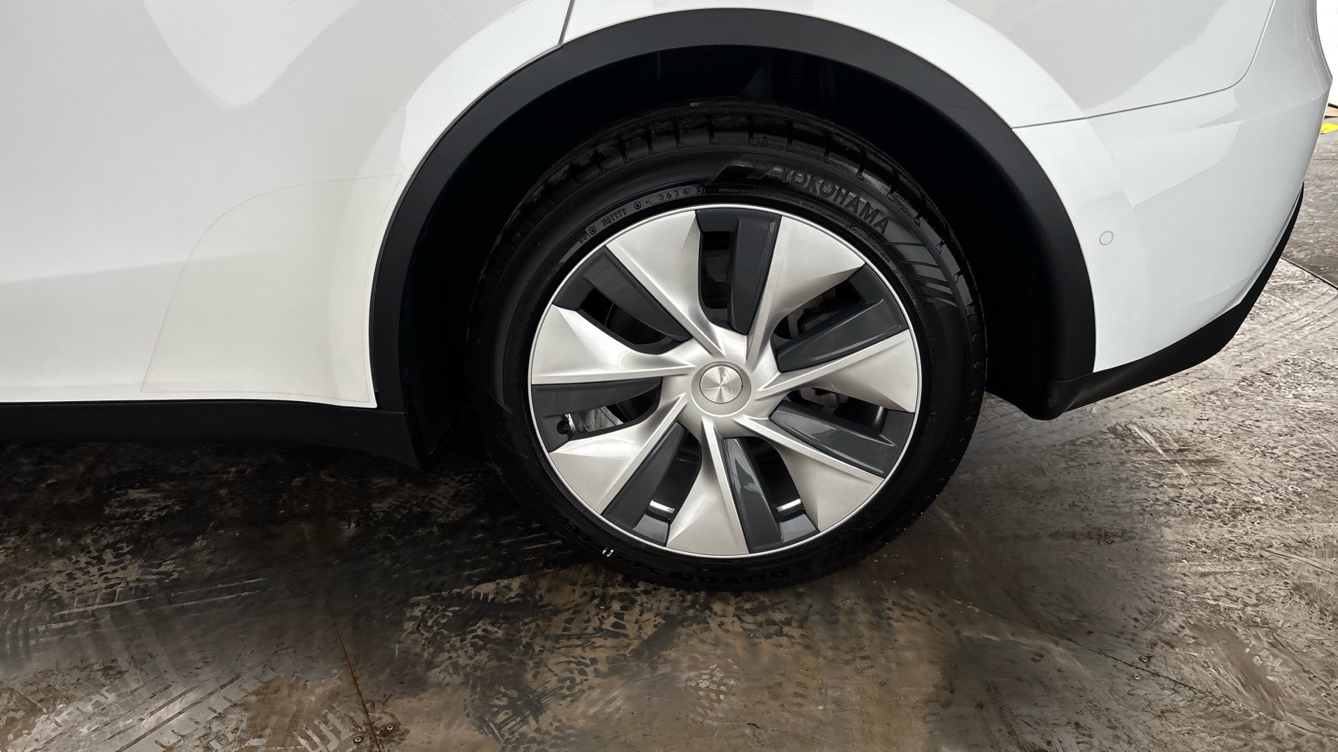 4049549 Long Range AWD 5dr Auto