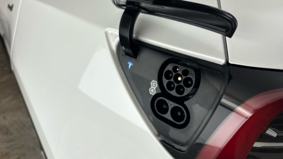 TESLA MODEL Y Image 21