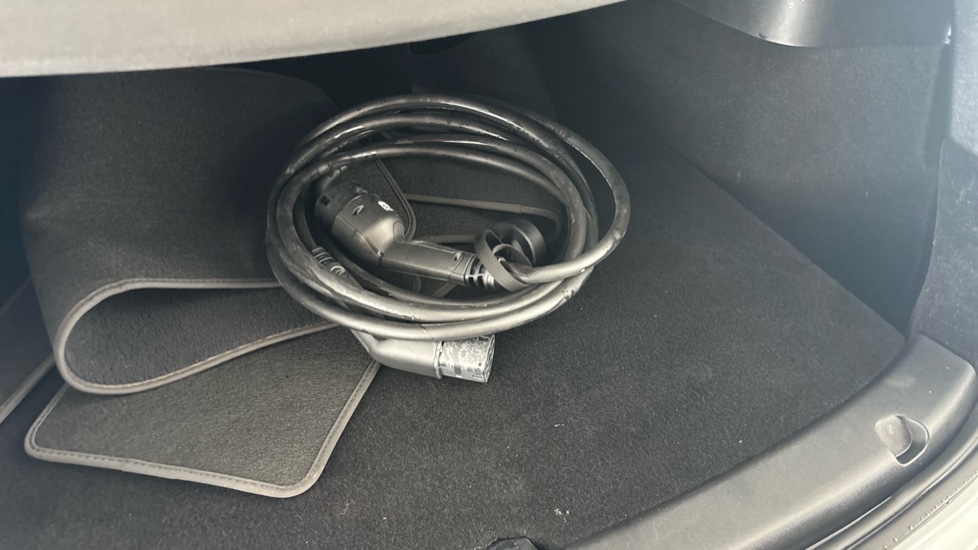 TESLA MODEL Y Image 22