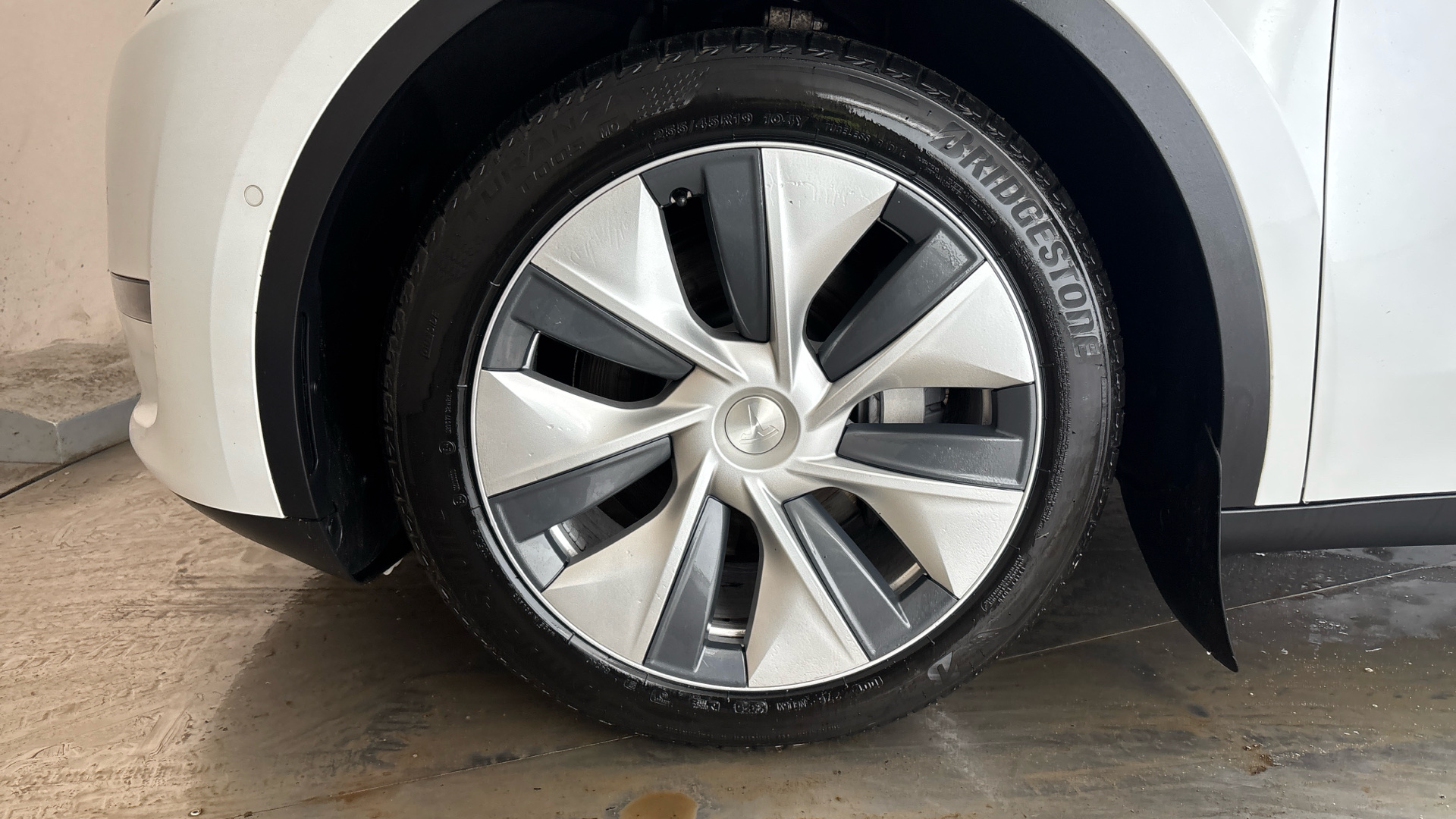 4060156 Long Range AWD 5dr Auto