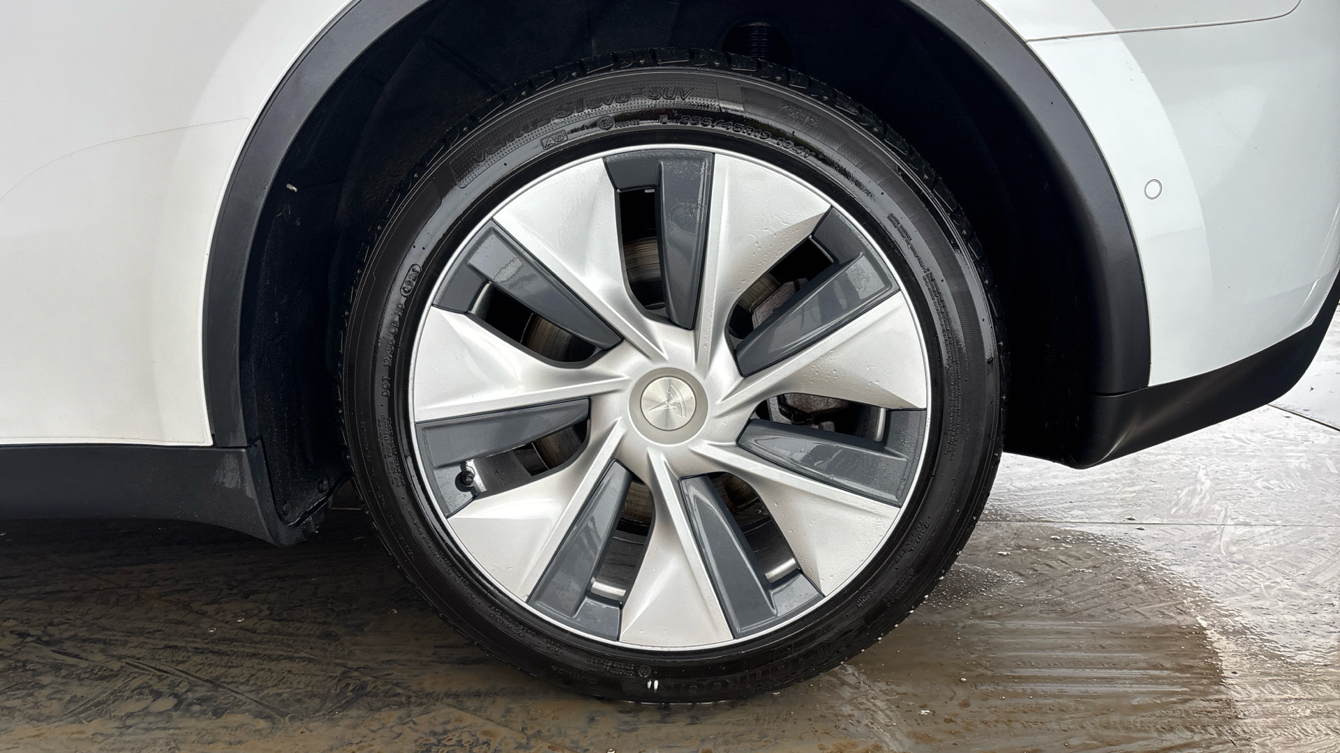 4060156 Long Range AWD 5dr Auto