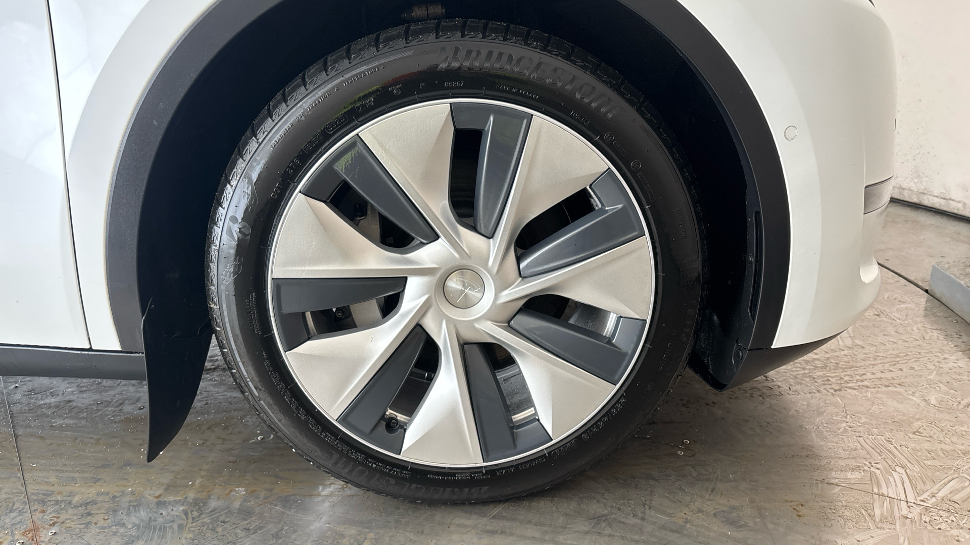 4060156 Long Range AWD 5dr Auto