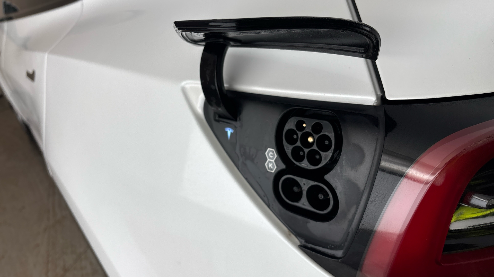 4060156 Long Range AWD 5dr Auto