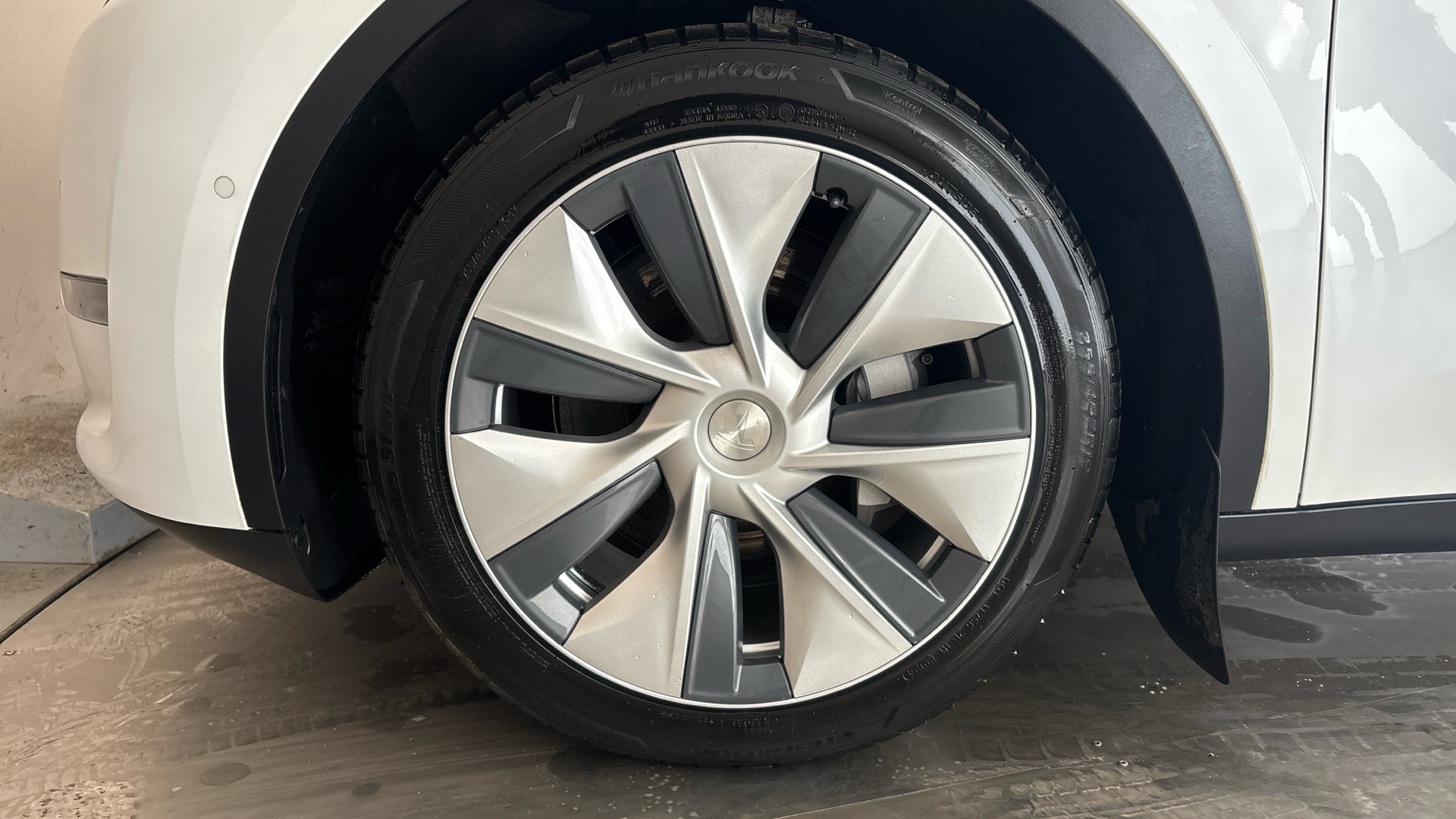 4049550 Long Range AWD 5dr Auto