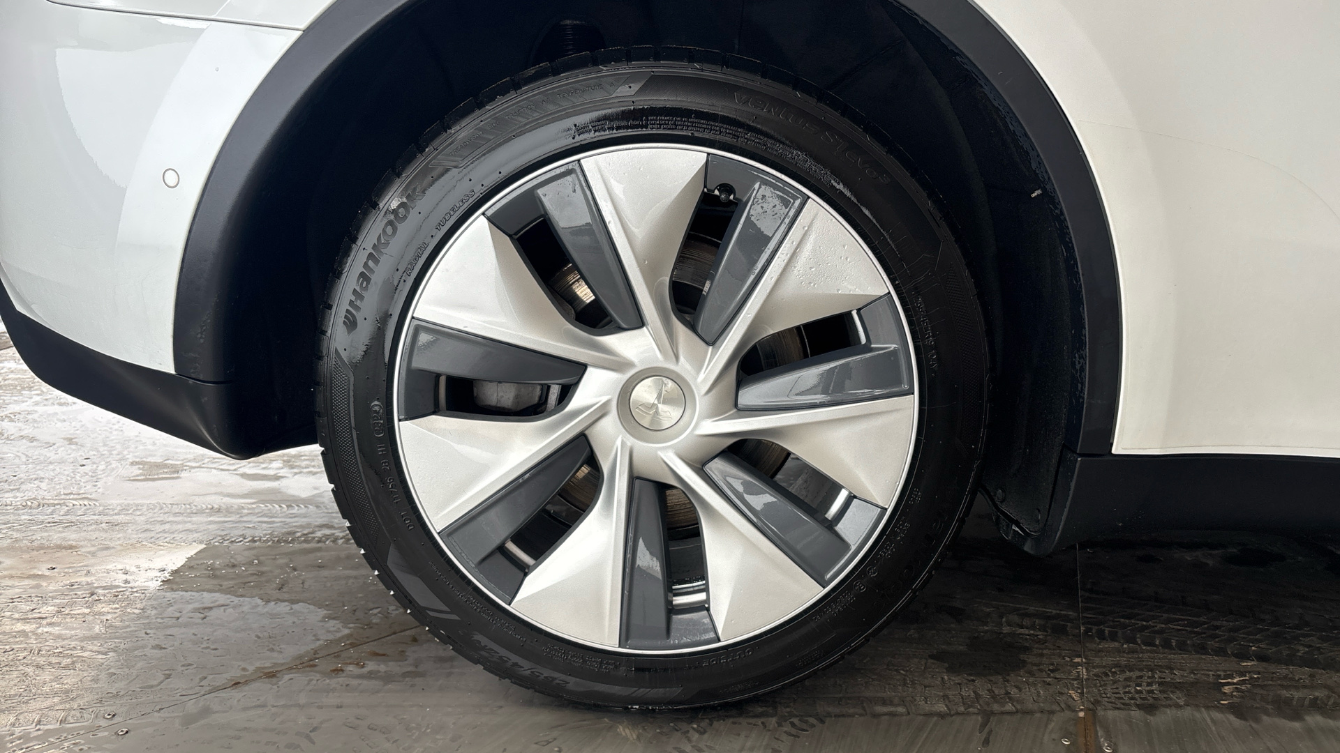 4049550 Long Range AWD 5dr Auto