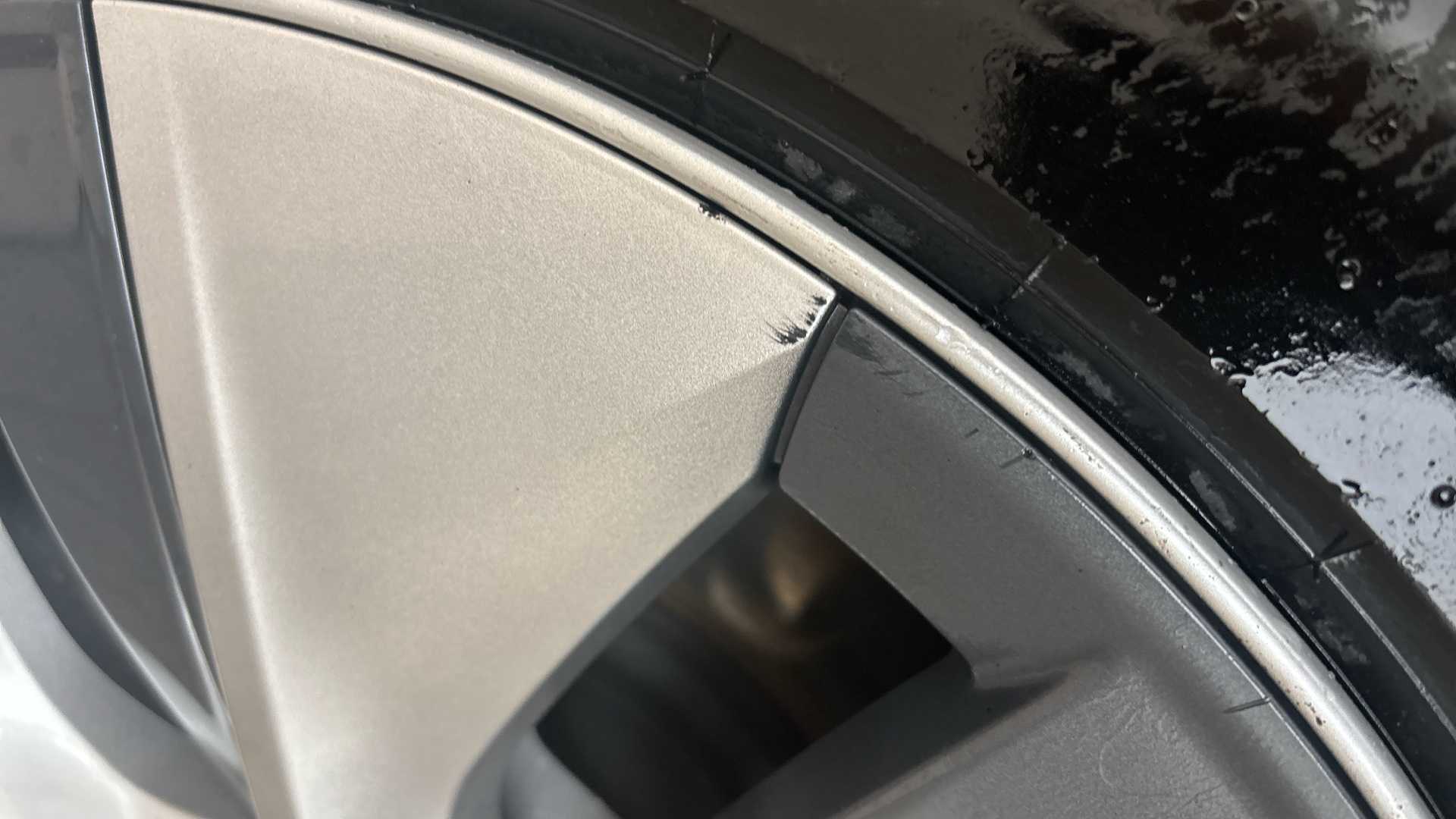 4020713 Long Range AWD 5dr Auto