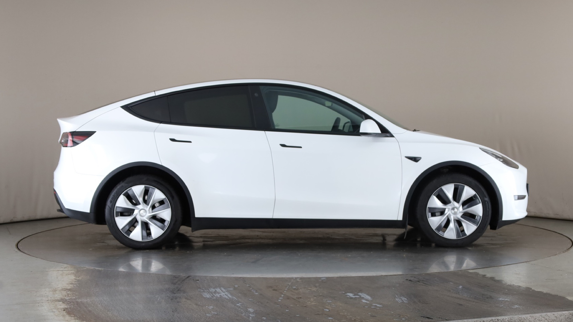 TESLA MODEL Y MODEL Y HATCHBACK Long Range AWD 5dr Auto