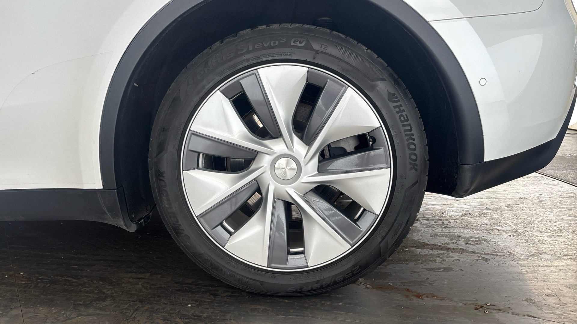 TESLA MODEL Y MODEL Y HATCHBACK Long Range AWD 5dr Auto