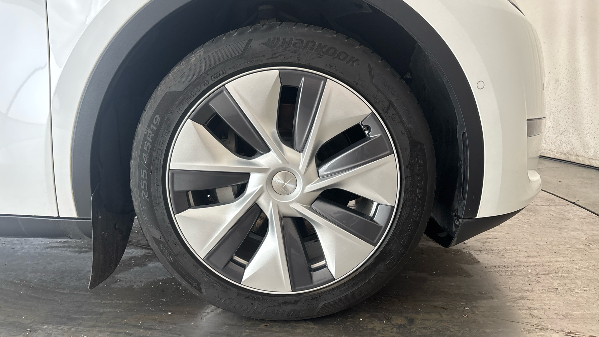 TESLA MODEL Y MODEL Y HATCHBACK Long Range AWD 5dr Auto
