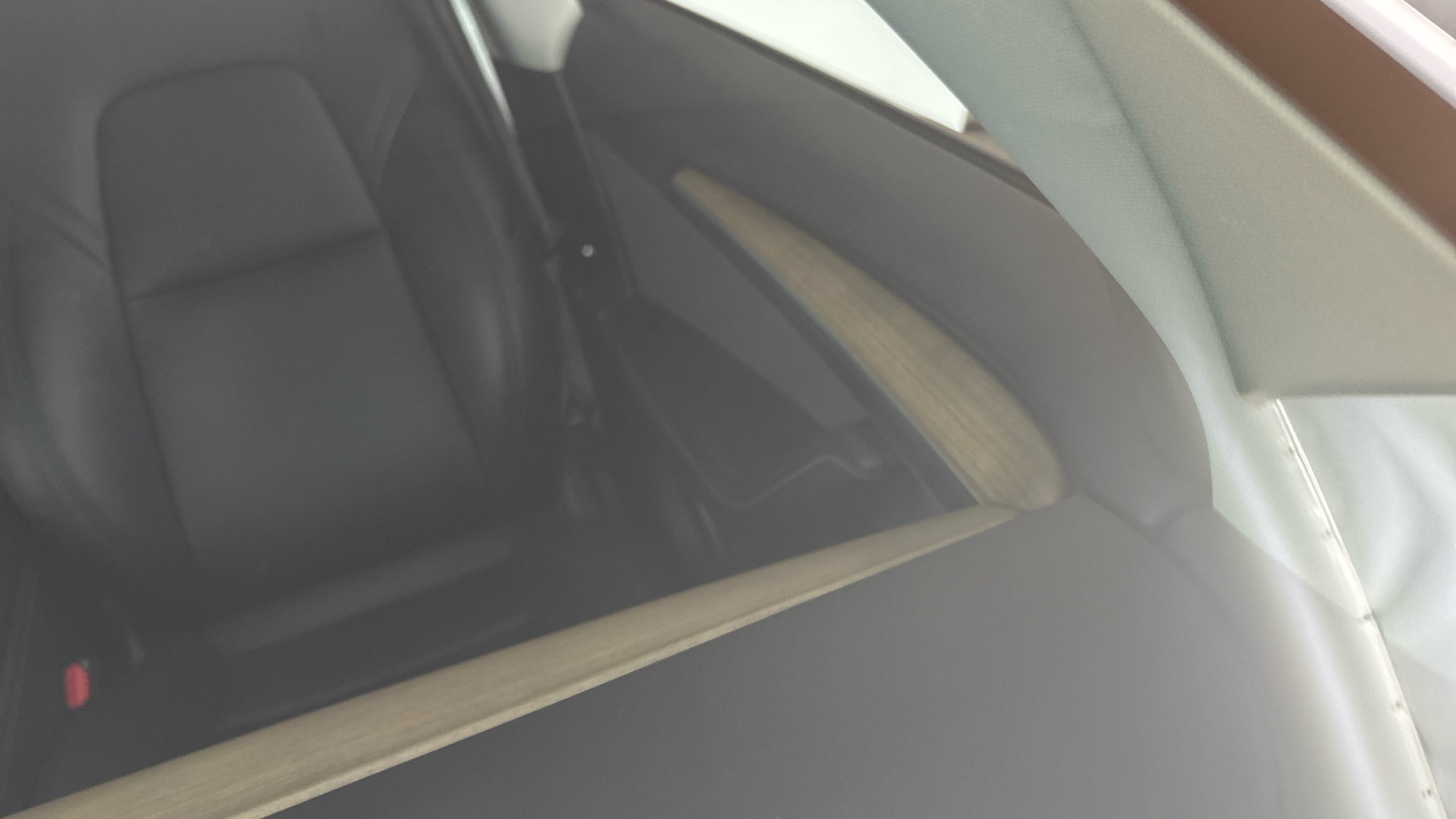 4027761 Long Range AWD 4dr Auto