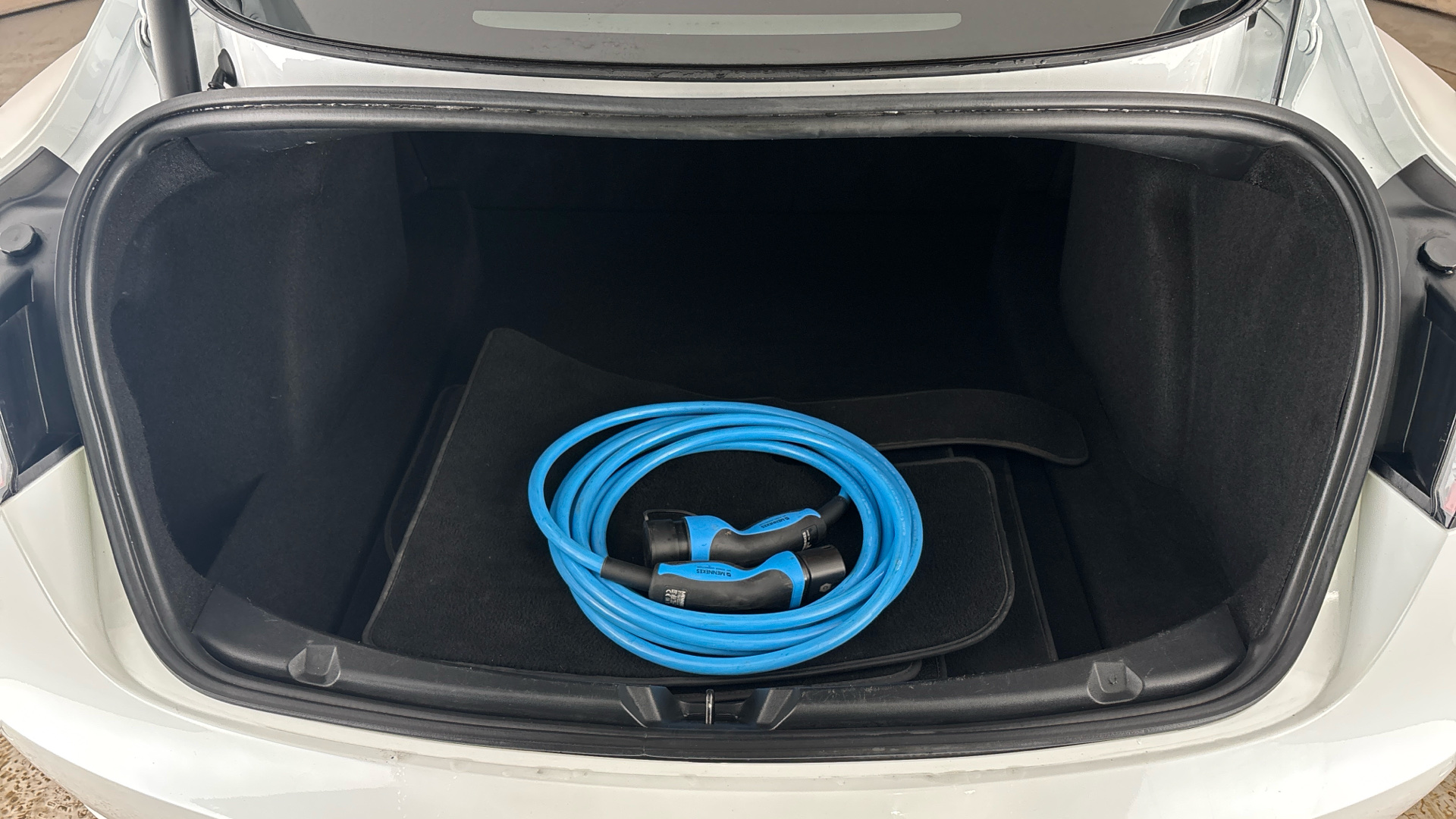 4027761 Long Range AWD 4dr Auto