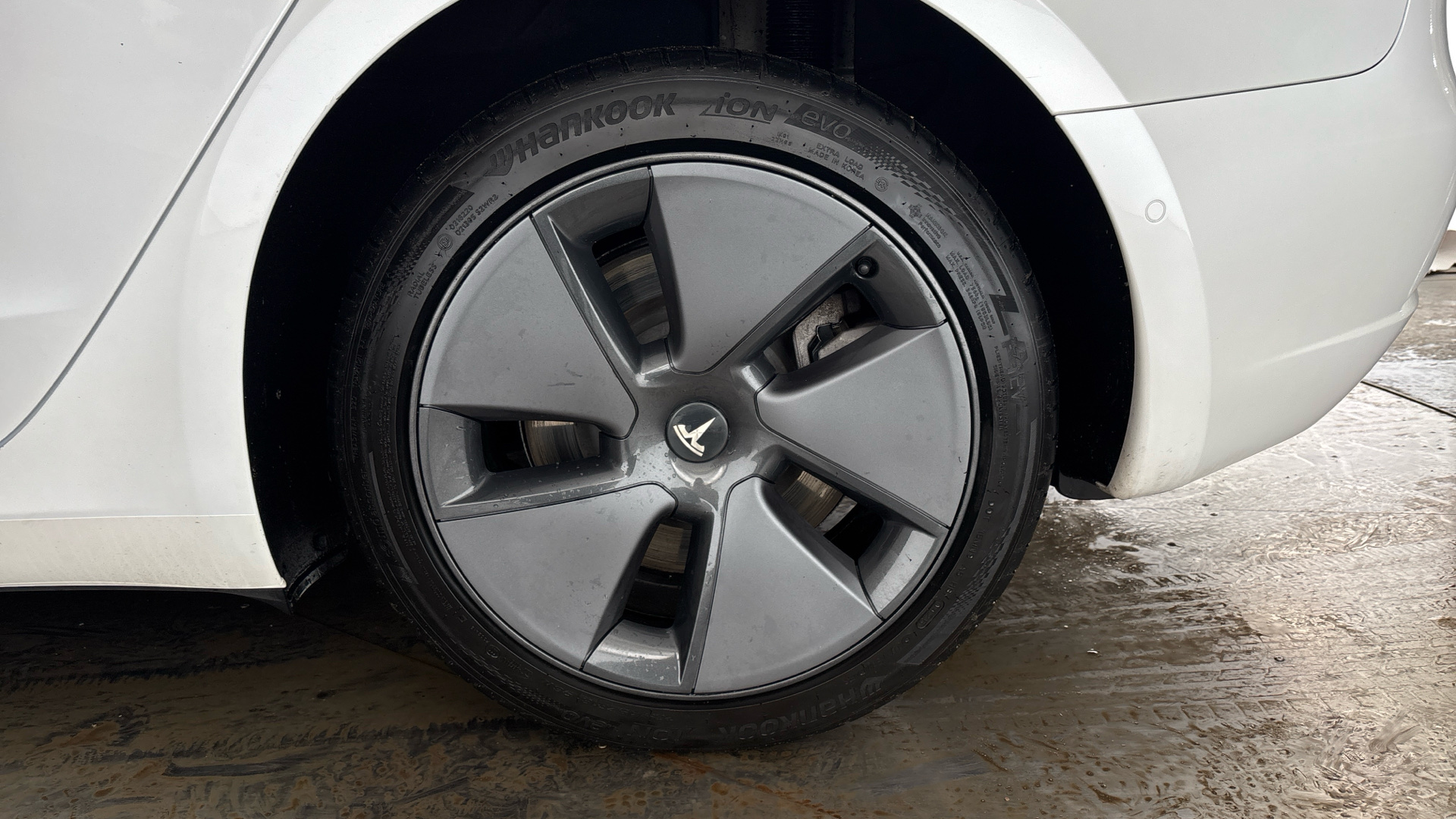 4027761 Long Range AWD 4dr Auto