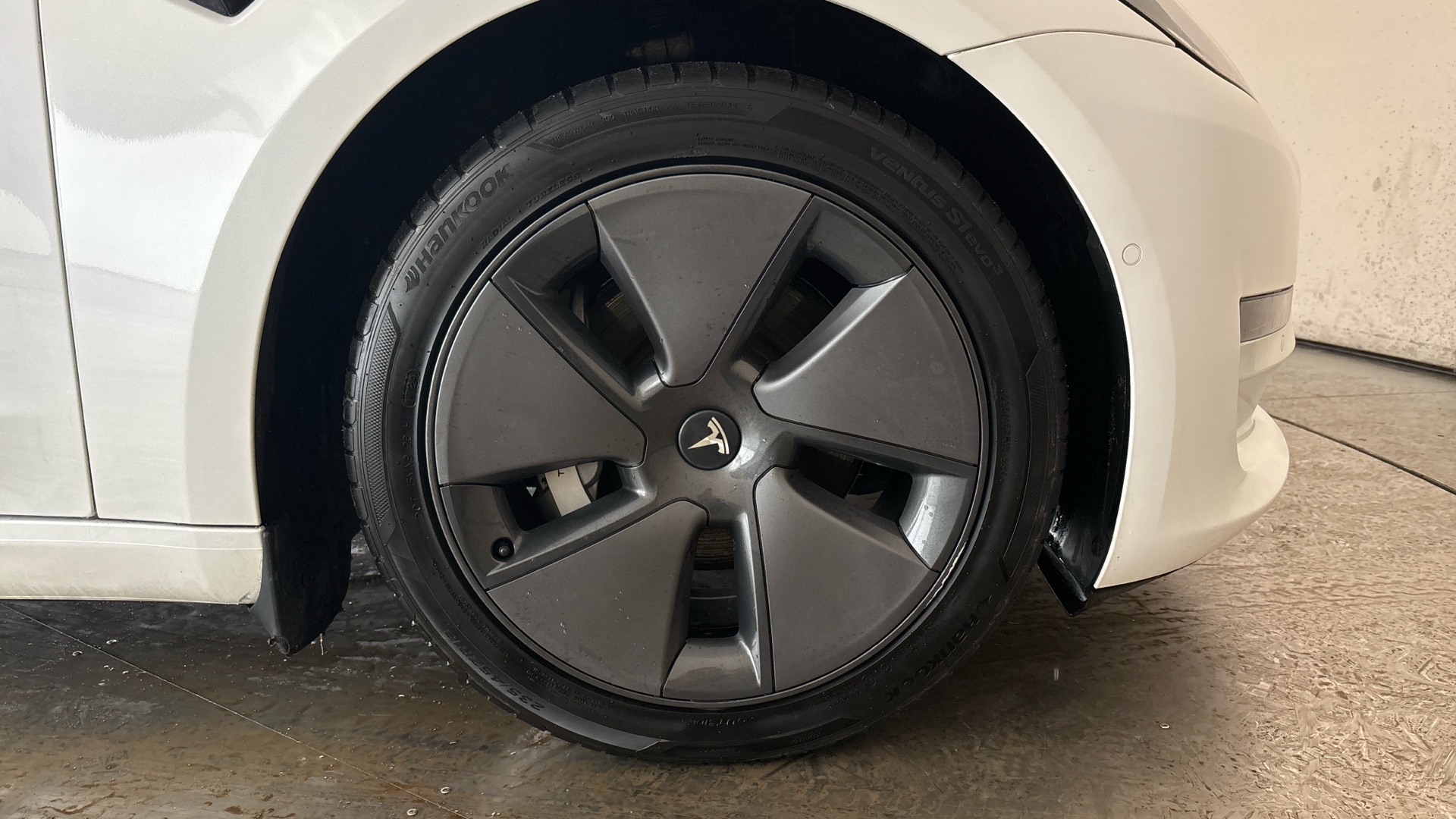 4027761 Long Range AWD 4dr Auto