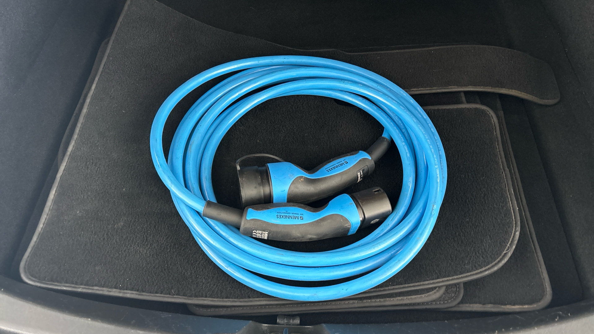 4027761 Long Range AWD 4dr Auto