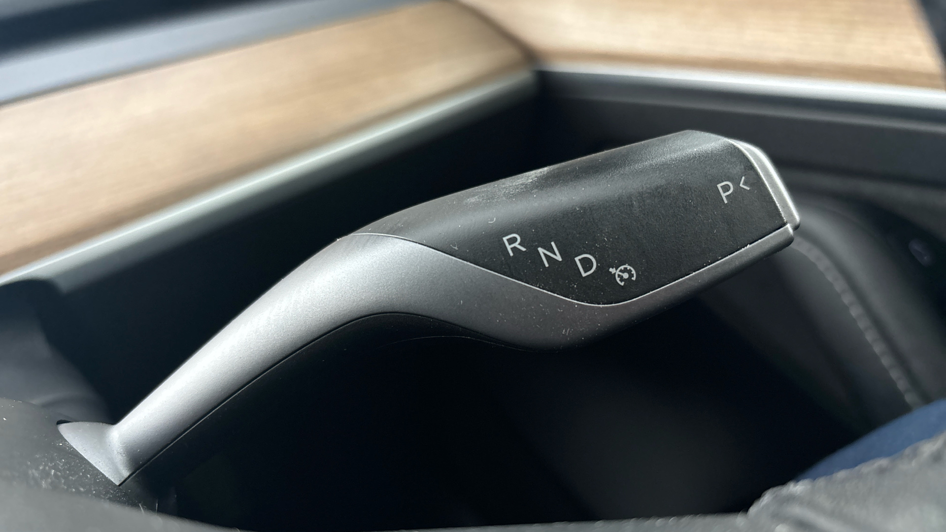 4027761 Long Range AWD 4dr Auto