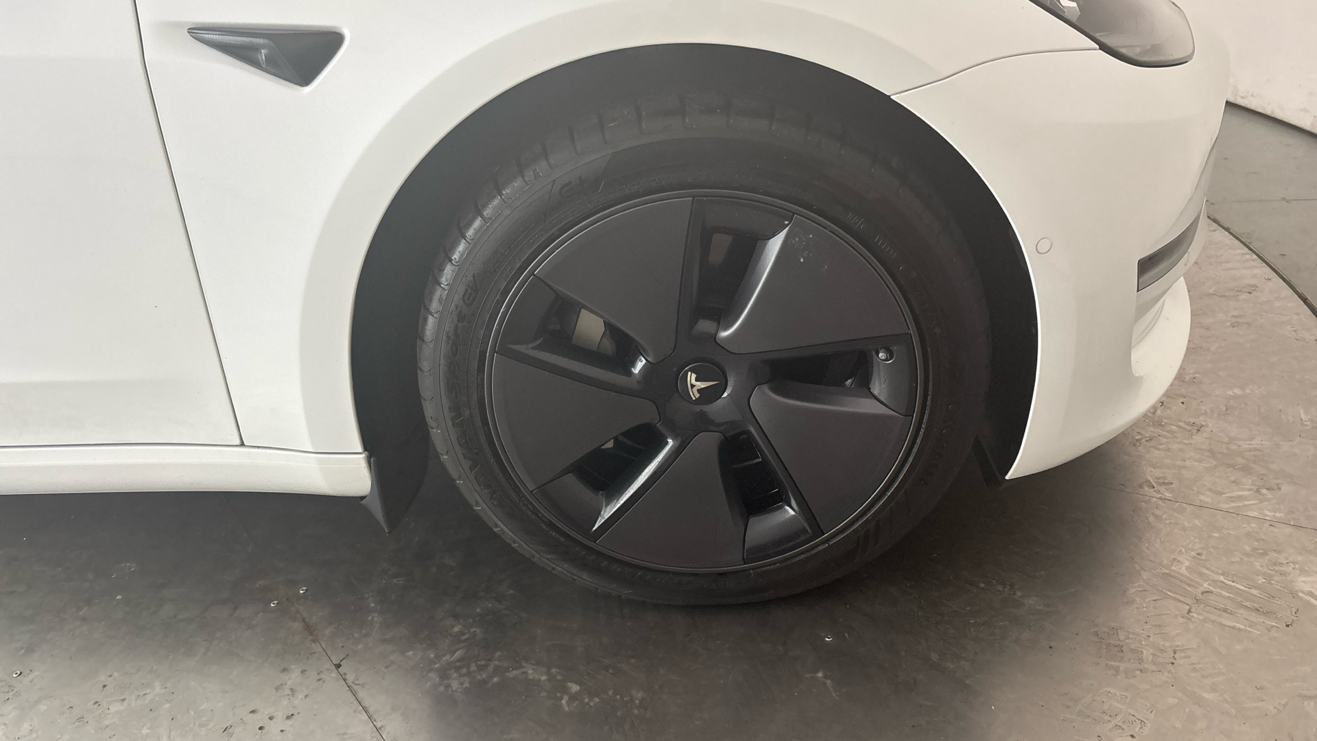 Tesla Model 3 Long Range AWD 4dr Auto