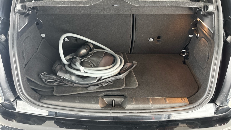 MINI HATCHBACK Image 15