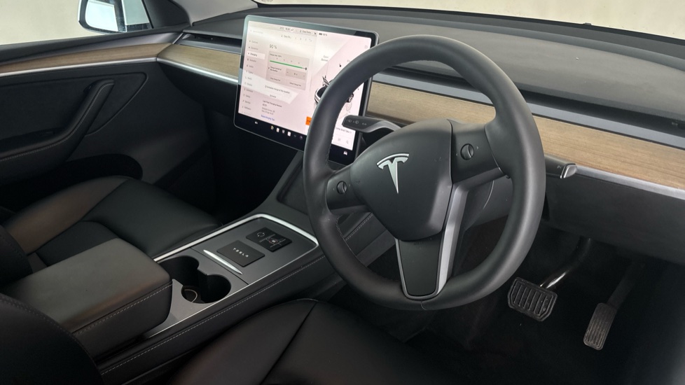 TESLA MODEL Y Image 9