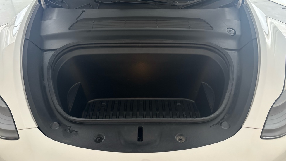 TESLA MODEL Y Image 16