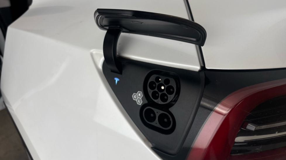 TESLA MODEL Y Image 21