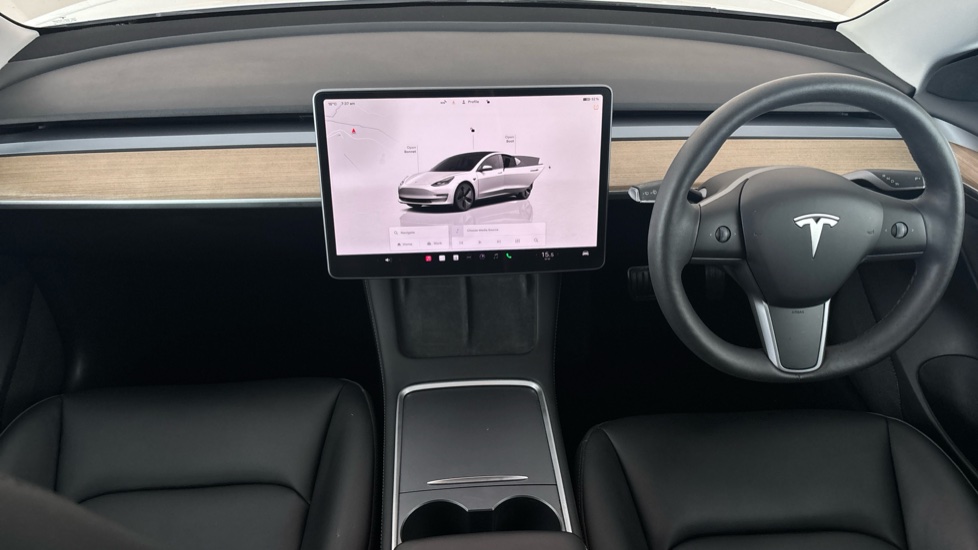 TESLA MODEL 3 Image 11