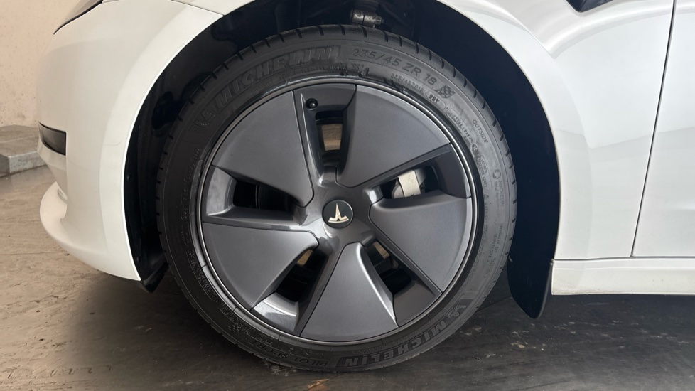 TESLA MODEL 3 SALOON RWD 4dr Auto