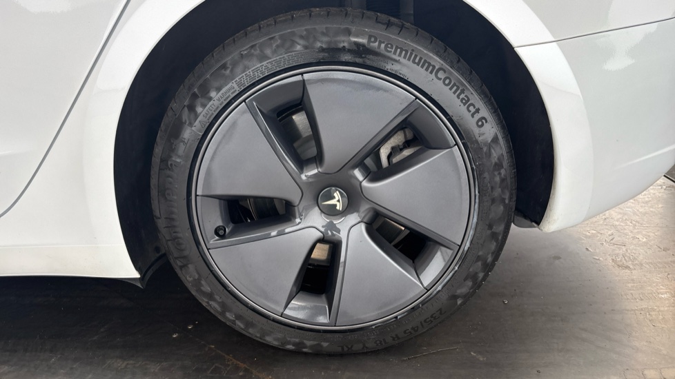 TESLA MODEL 3 SALOON RWD 4dr Auto