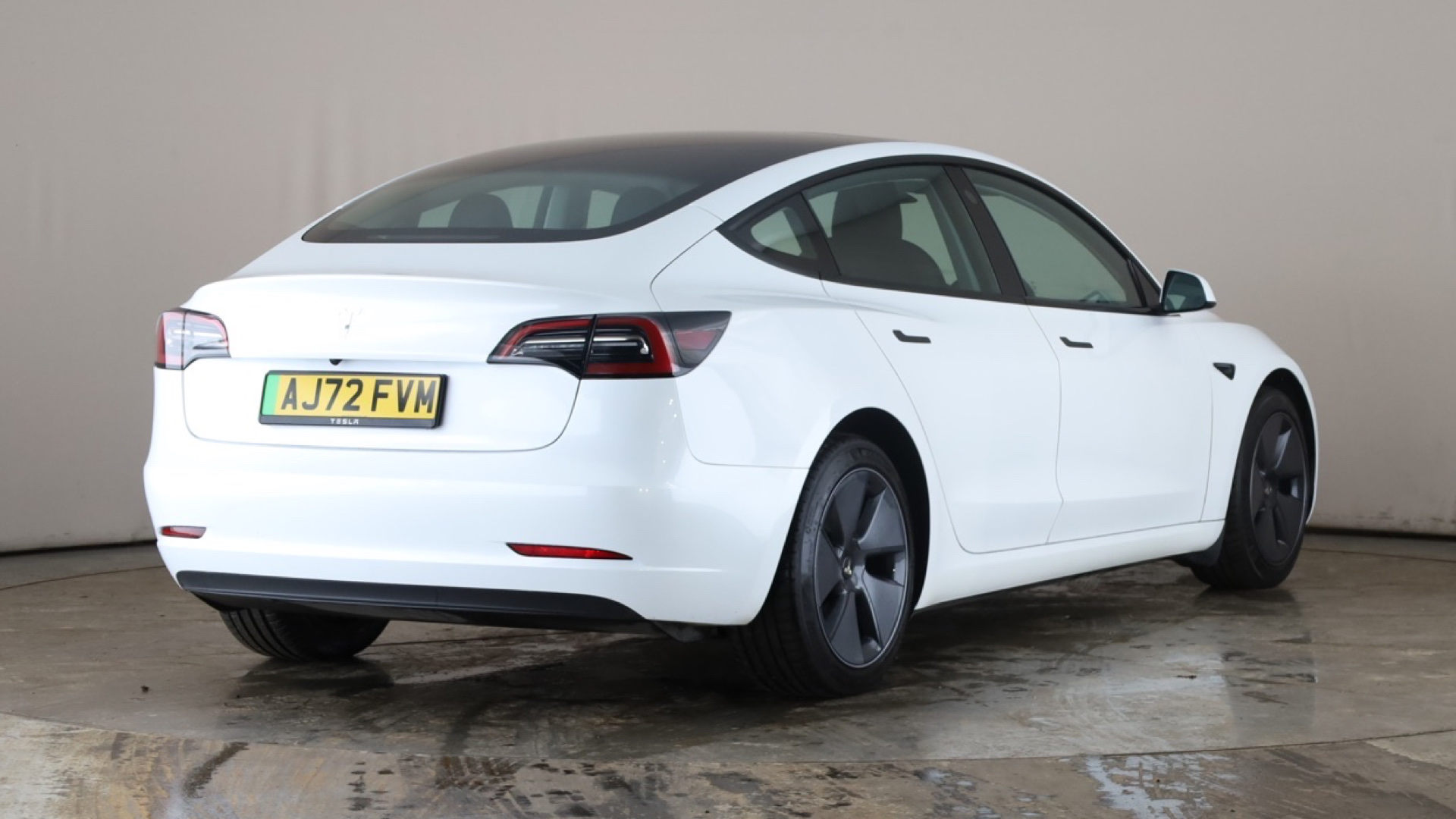 4020915 RWD 4dr Auto