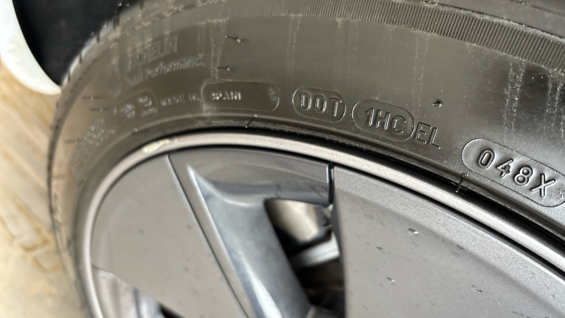 4020915 RWD 4dr Auto