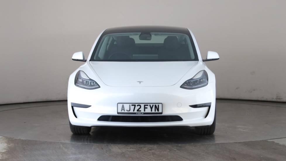 TESLA MODEL 3 Image 8