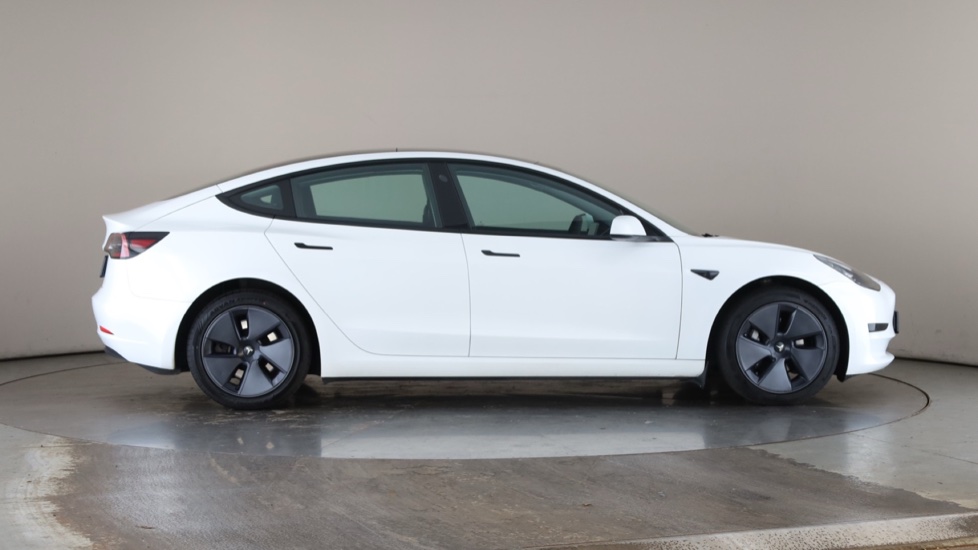 TESLA MODEL 3 Image 6