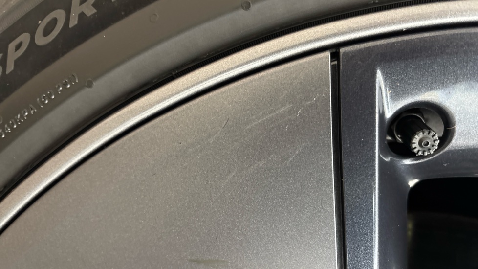 TESLA MODEL 3 scuff