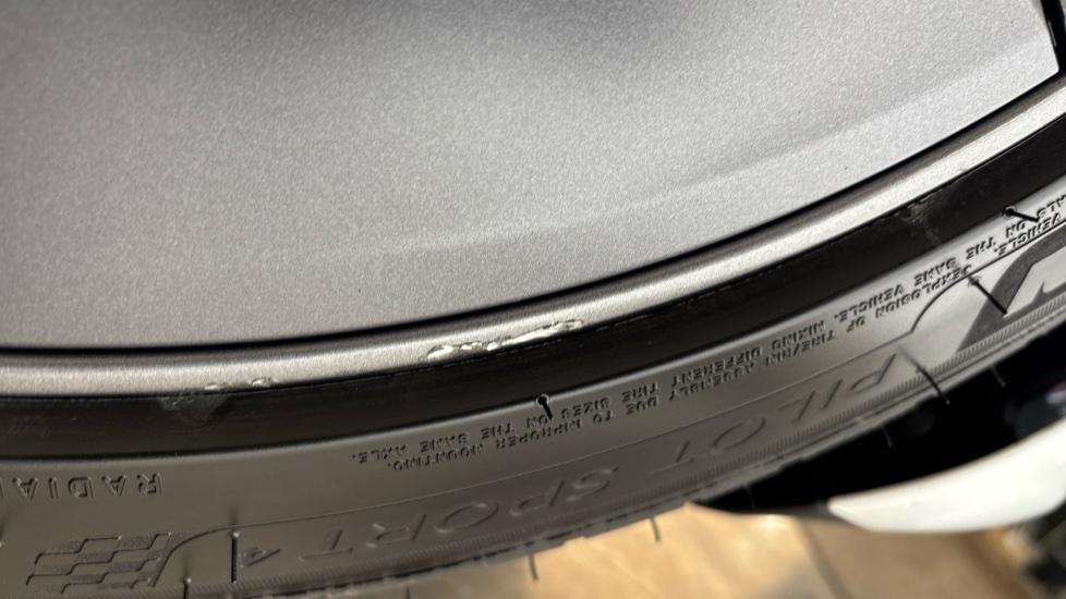 TESLA MODEL 3 scuff