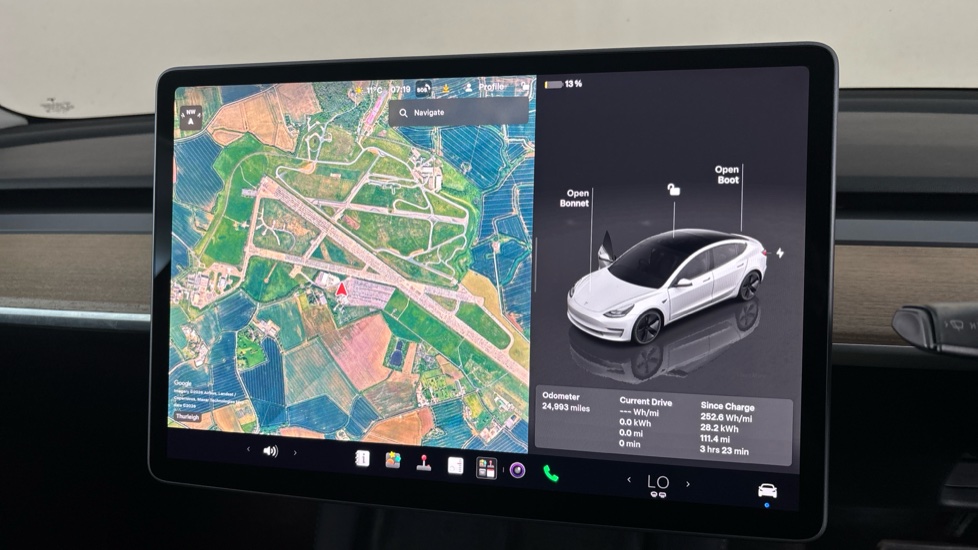 TESLA MODEL 3 Image 12