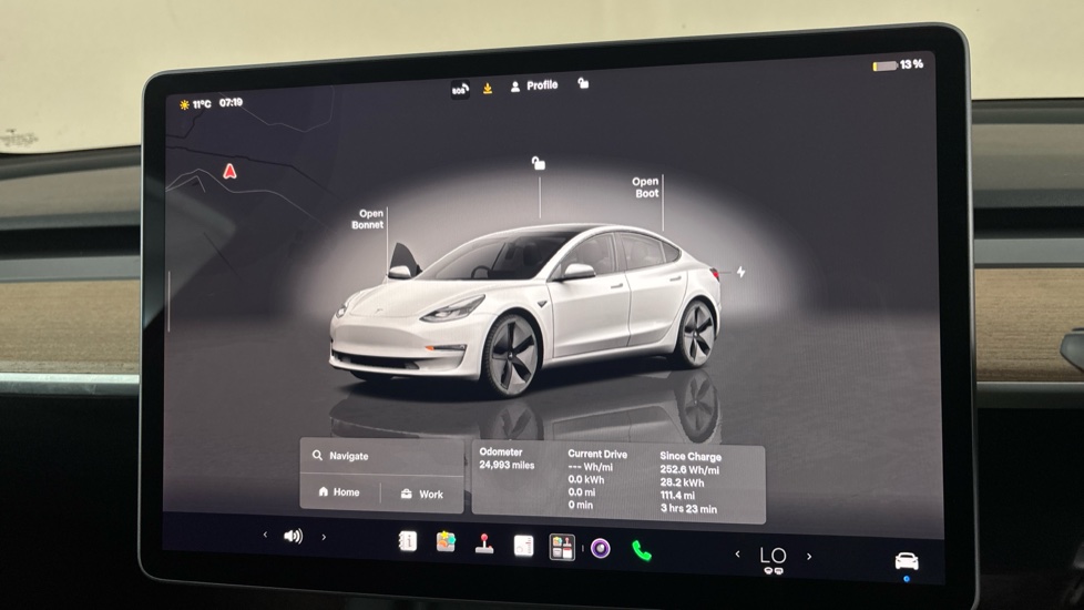 TESLA MODEL 3 Image 13