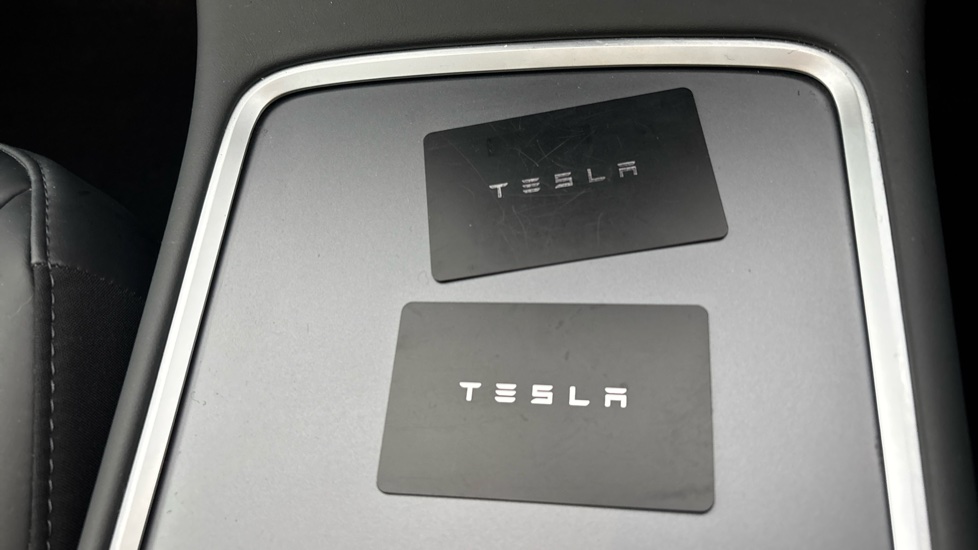 TESLA MODEL 3 two keys
