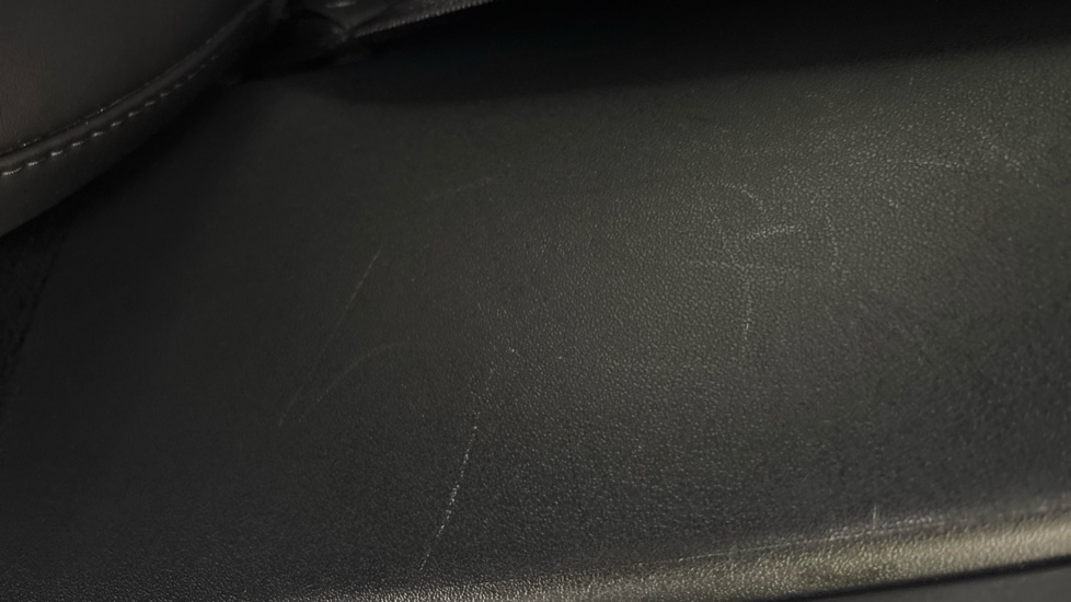 TESLA MODEL Y scuff
