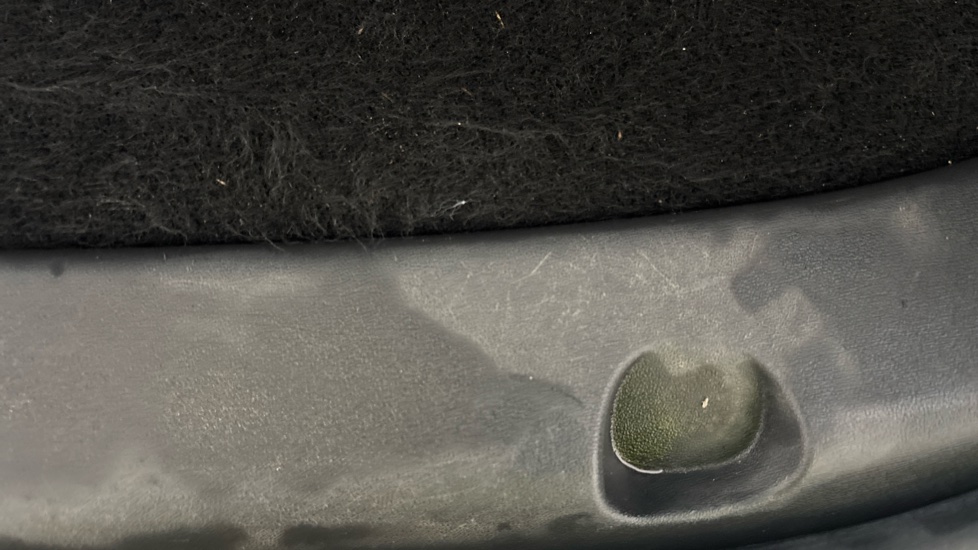 TESLA MODEL Y scuff