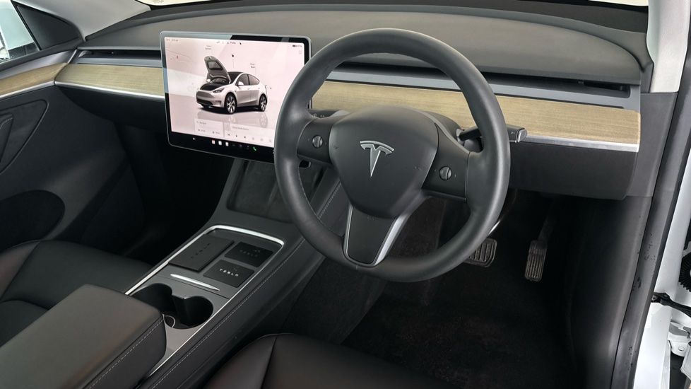 TESLA MODEL Y Image 9