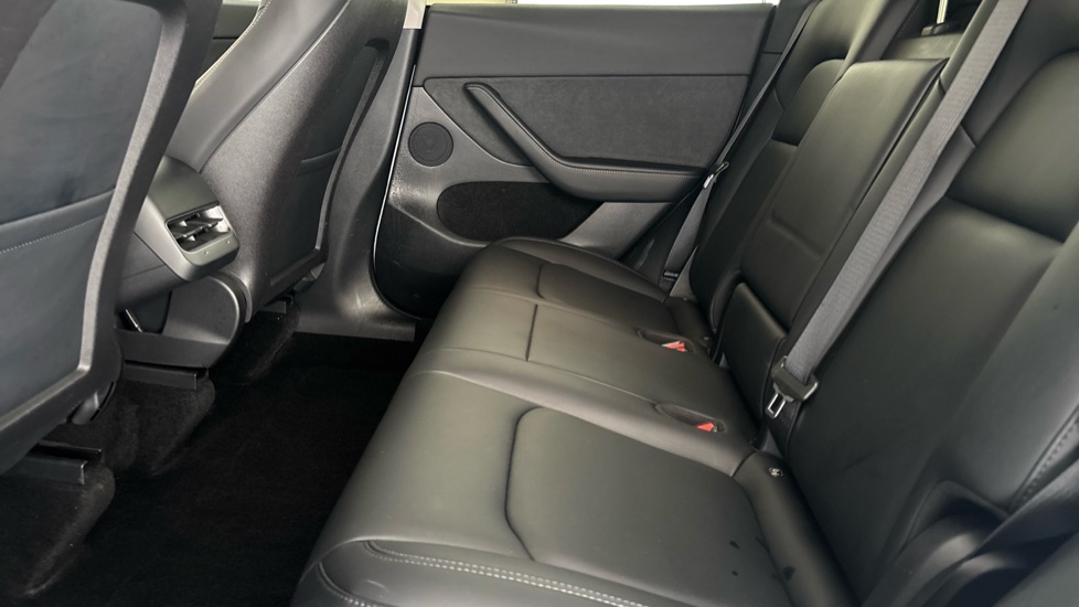 TESLA MODEL Y Image 14