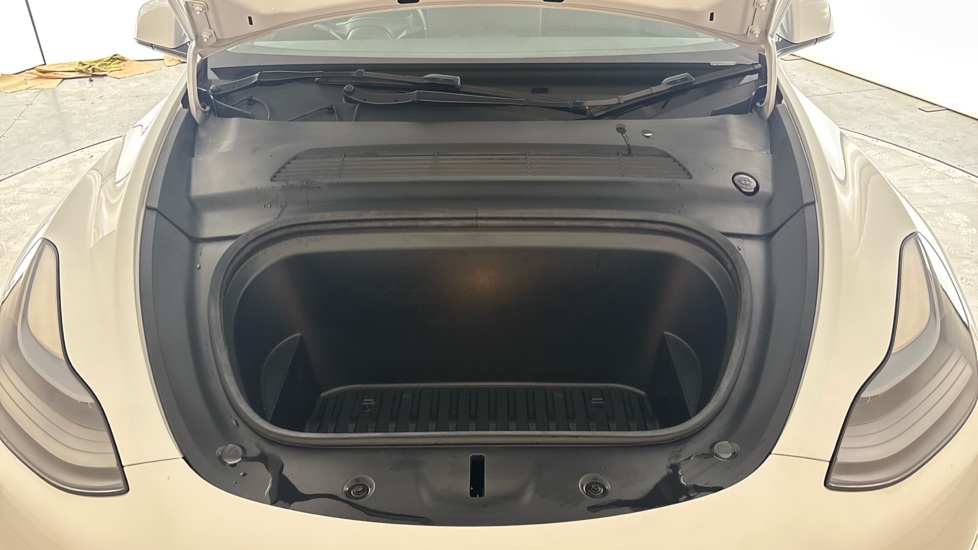 TESLA MODEL Y Image 16