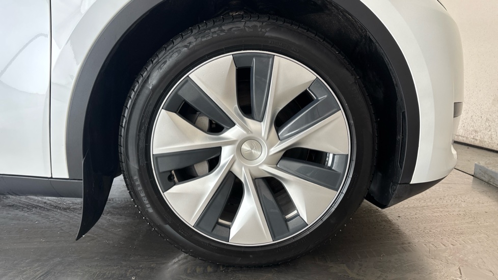 TESLA MODEL Y Image 20