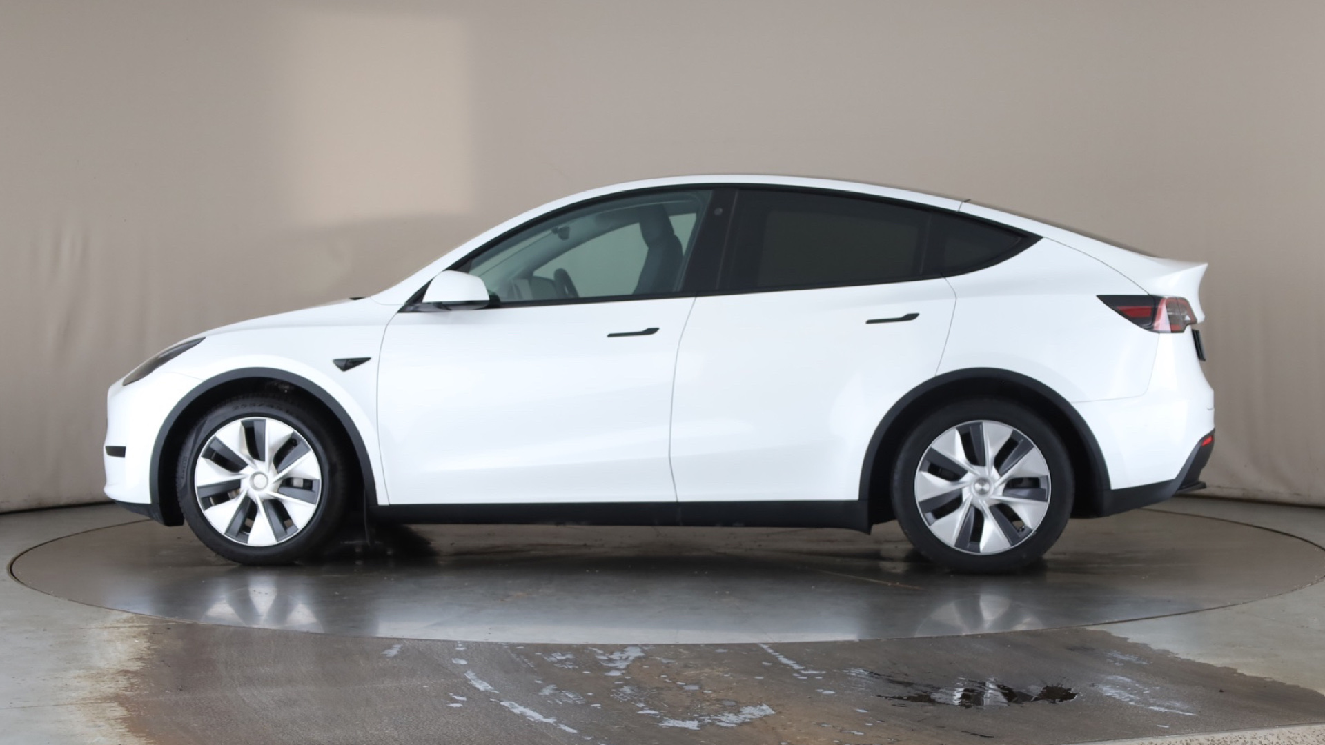 TESLA MODEL Y MODEL Y HATCHBACK RWD 5dr Auto