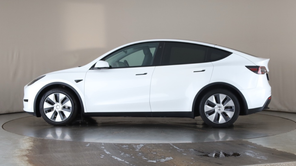 TESLA MODEL Y HATCHBACK RWD 5dr Auto